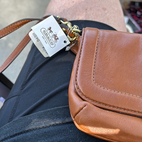 Vintage coach wristlet - Picture 5 of 5